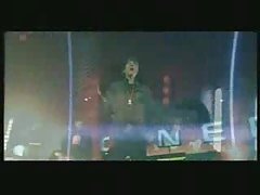 Таємно спостерігається в кущах...