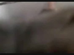 Моя мама дома мастурбує у вітальні